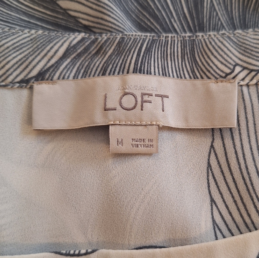 Loft Bell Sleeve Floral Blouse Top Medium - Picture 8 of 8